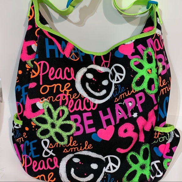 Graffiti tote Justice w/adjustable strap - Picture 8 of 8